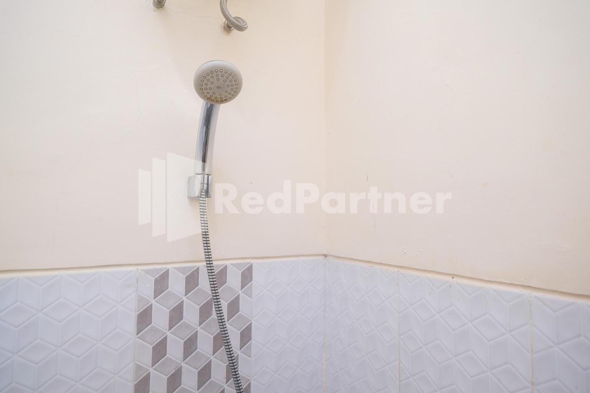 Griya Loka 2 Syariah Near Simpang Lima Mitra Reddoorz 호텔 세마랑 외부 사진