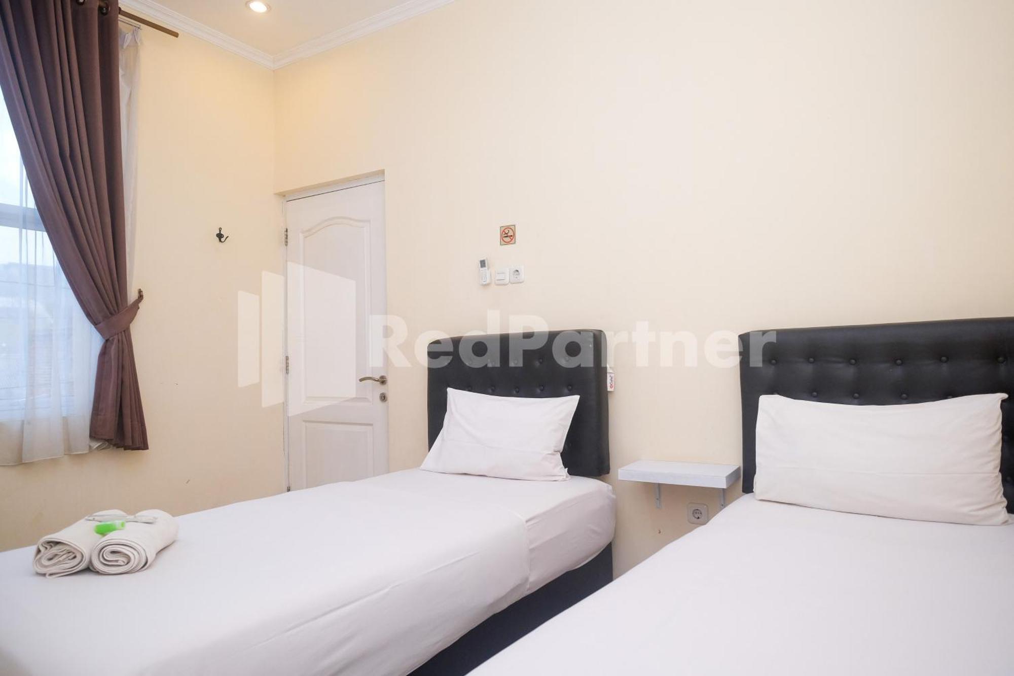 Griya Loka 2 Syariah Near Simpang Lima Mitra Reddoorz 호텔 세마랑 외부 사진